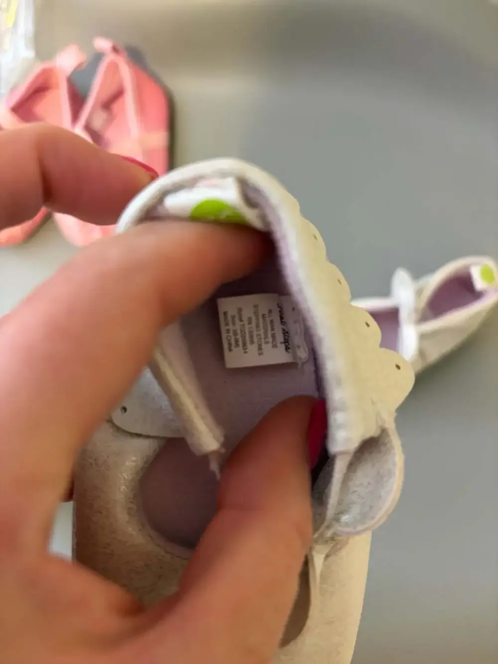 First Steps Silver Shimmer Scalloped Bow Crib Shoes 3/6 months
